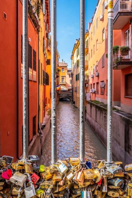 Appartamento Sotto Le Due Torri 5* Bologna Esterno foto